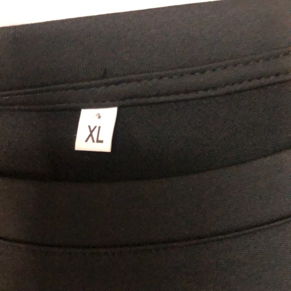 Black short sleeve tee shirt “I’m a multi tasker”statement on front. Size XL. - Picture 3 of 6